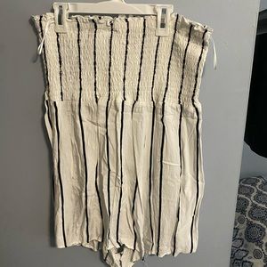 Strapless B&W romper smock top